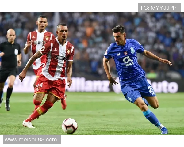 欧联杯精彩对决波尔图与那不勒斯战成平局乌龙球引发全场热烈反响