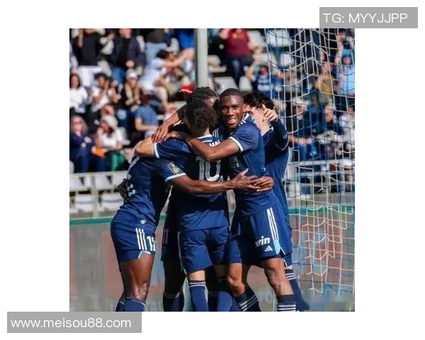 国王杯精彩对决巴黎圣日耳曼大胜波尔图红牌事件引发全场热议