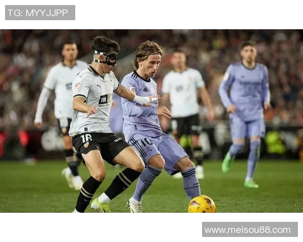 西甲焦点战皇马大胜拜仁引发争议判罚全场沸腾